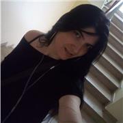 ragazza laureata impartisce lezioni di inglese on line